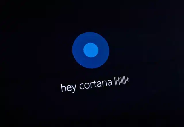 Hey Cortana on a screen